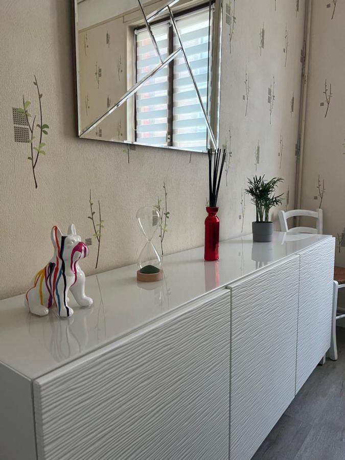 Amienoise 5 Chambres Proche Centre Ville Амиен Екстериор снимка
